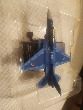 maqueta de avión F-2B