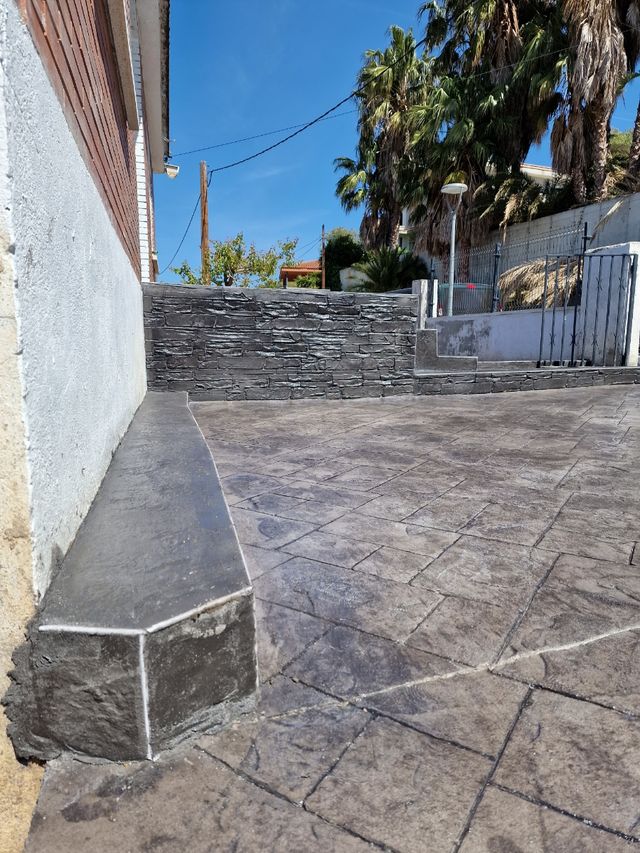 Fachada y hormigón impreso