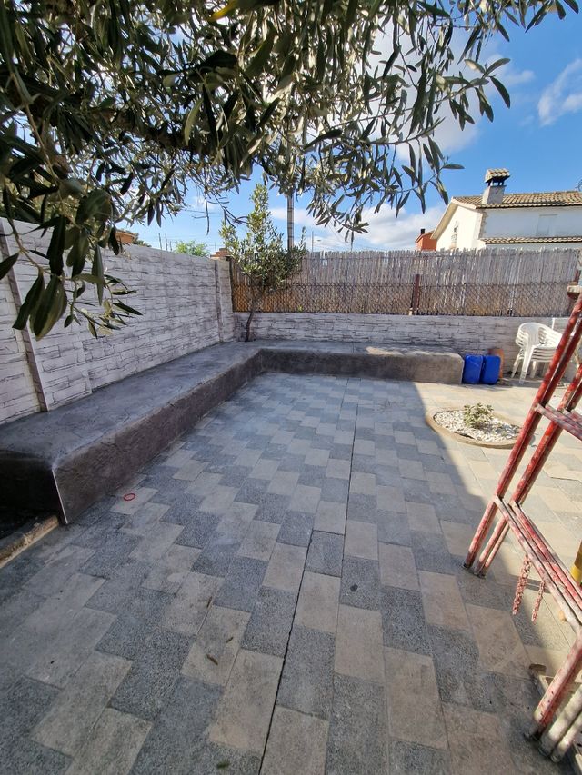 Fachada y hormigón impreso