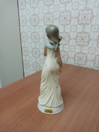 figura femenina Tengra Moldeada Valencia.. Azu