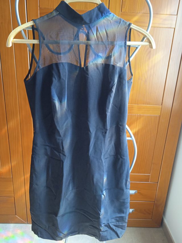Vestido corto con transparencia