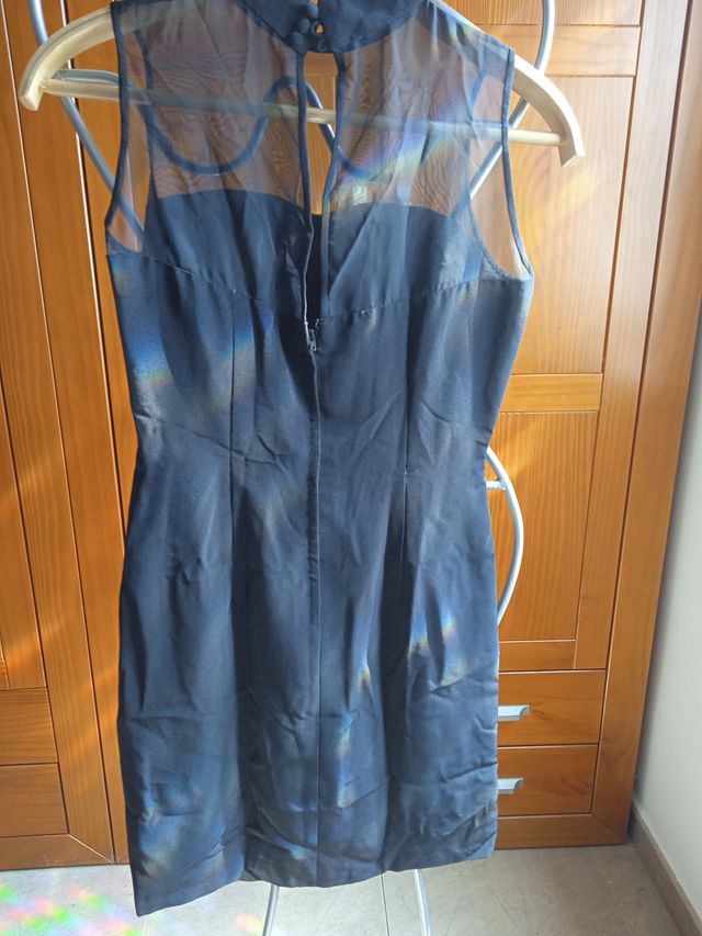 Vestido corto con transparencia