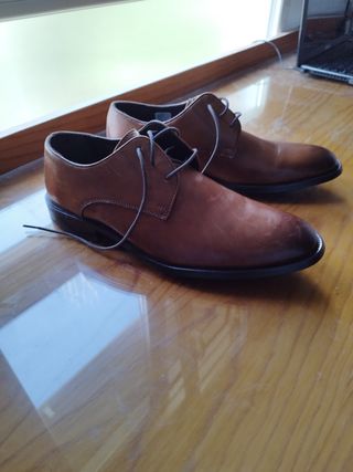 zapatos marrones