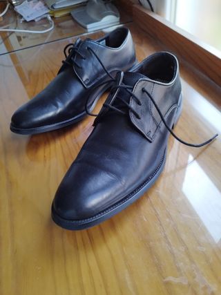 zapatos negros