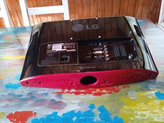 televisión y colgador de pared