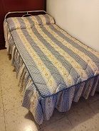 2 EDREDONES CON CENEFAS DORADAS Y AZULES 1,05