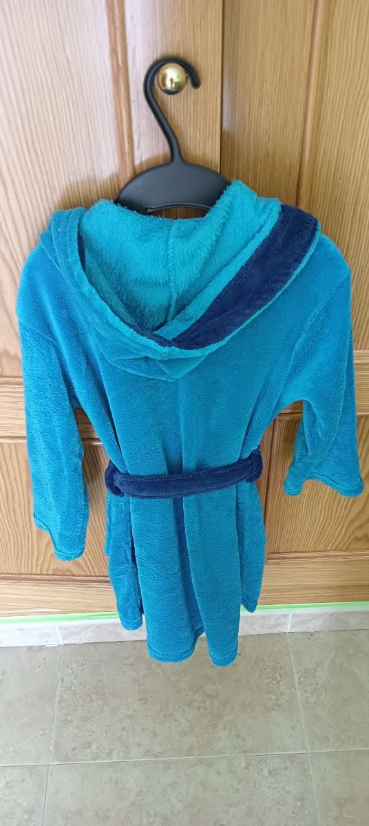 Pack 4 bata/albornoz de niño. Talla 6 años