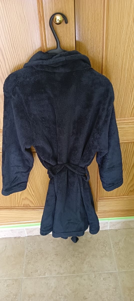 Pack 4 bata/albornoz de niño. Talla 6 años