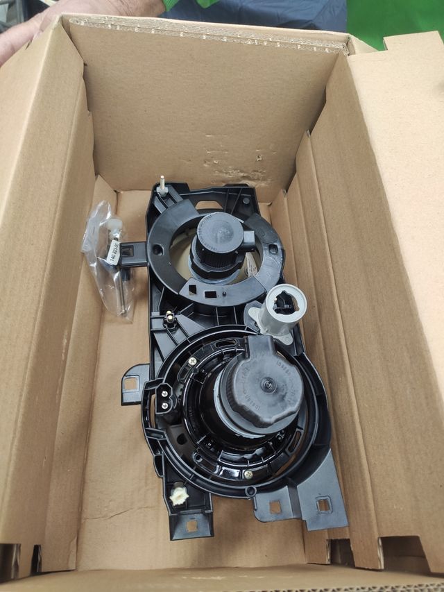 faro a estrenar BMW e34 izquierda