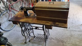 Maquina de coser NAUMANN