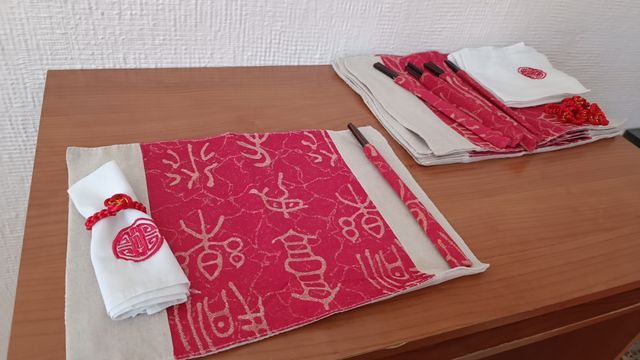 JUEGO DE SEIS MANTELES INDIVIDUALES CHINOS