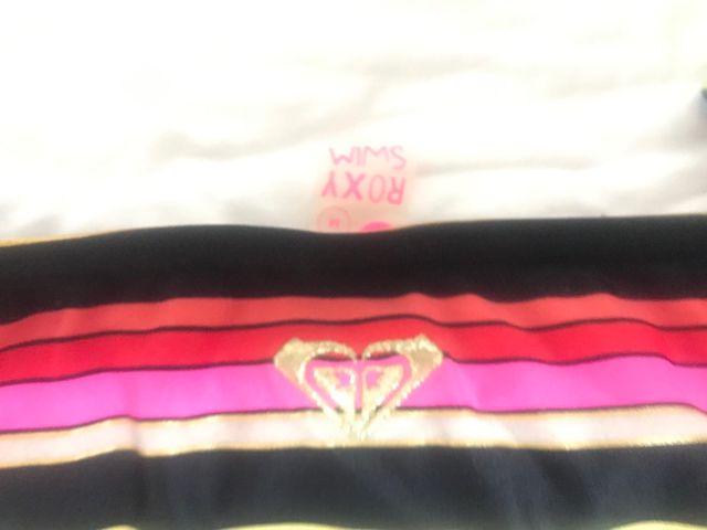 Bikini Roxy ,talla "M", dos puestas.