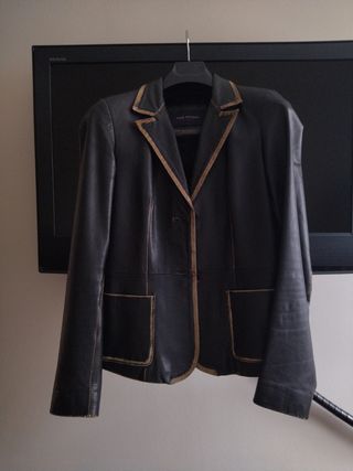 Americana mujer de piel