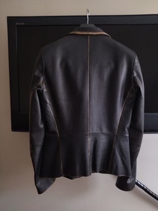 Americana mujer de piel