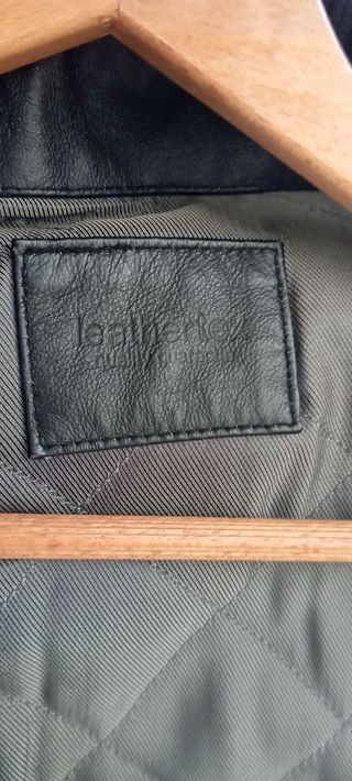 chaquetón de cuero negro caballero