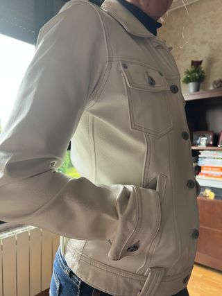 Cazadora de cuero mujer