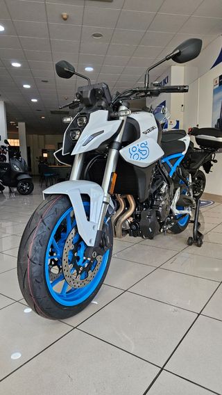 SUZUKI  GSX-S8