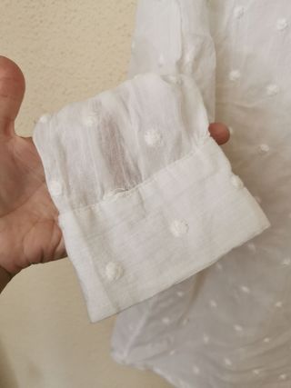 Camisa chica talla M de Stradivarius.