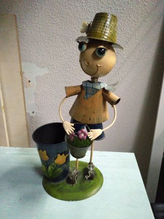 Muñecos decoración jardín.