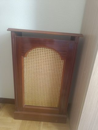 Cubre radiador de madera