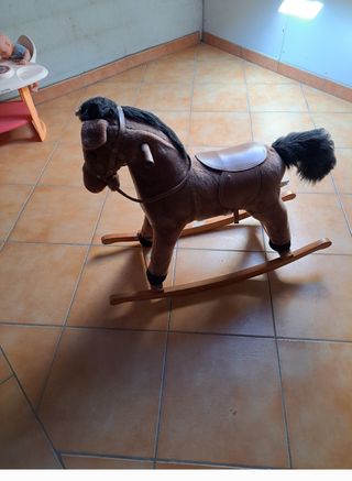 cavalluccio a dondolo