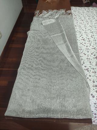 Foulard plateado con flecos mujer