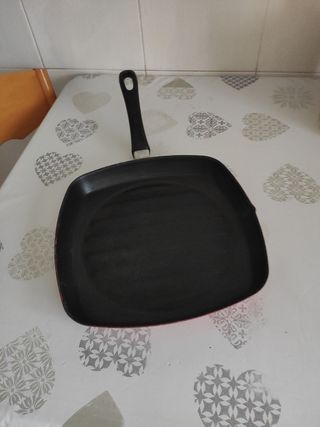 sartén y plancha o parrilla con muy poco uso
