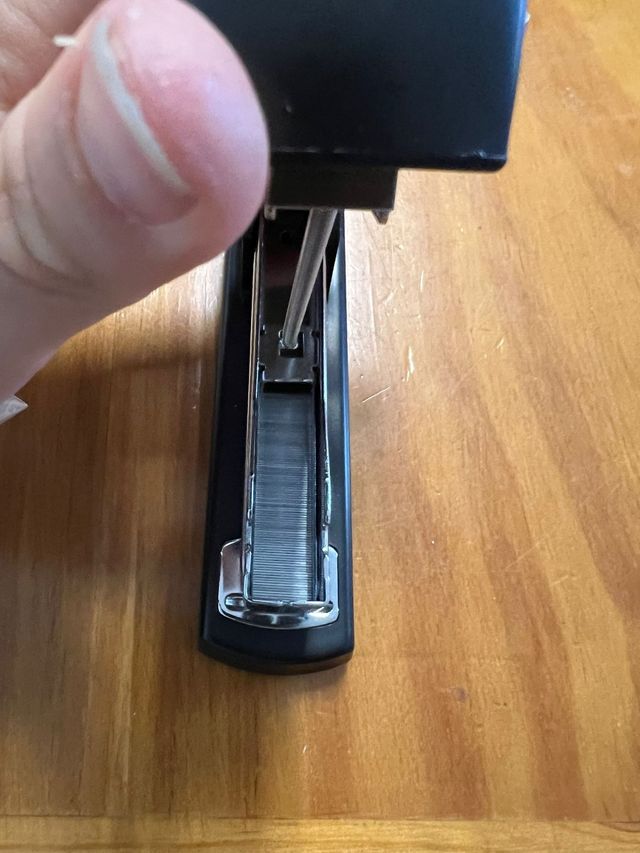 Grapadora amazon basics con 1000 grapas