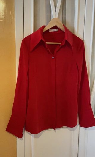 Espectacular camisa de Mango.