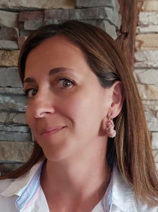 Pendientes aro con flores.