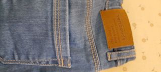 jeans bimba ,misura 8 anni