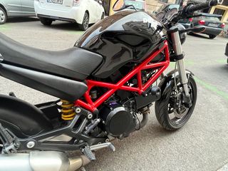 Ducati monster 695