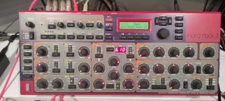 SINTETIZADOR CLAVIA NORD LEAD RACK 3