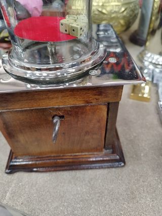 recreativa antigua máquina de dados