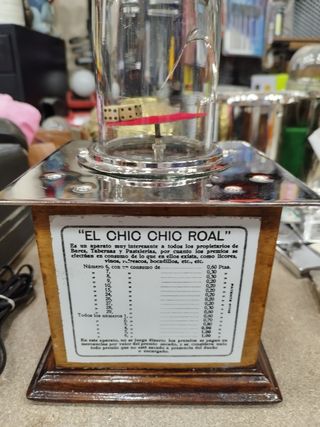 recreativa antigua máquina de dados