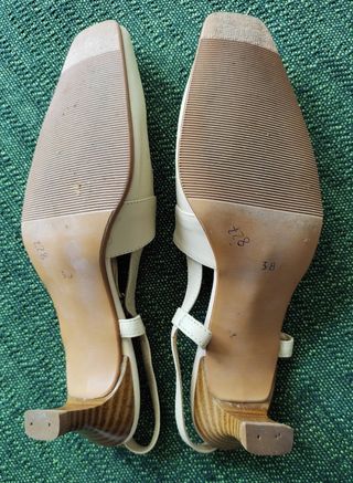 Zapatos de piel color beige