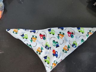 Pack 5 pañuelos y 2 baberos bebés