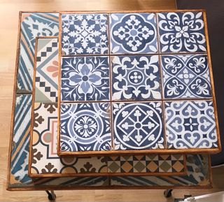 MESA AUXILIAR O DE CENTRO DE AZULEJOS Y MADERA