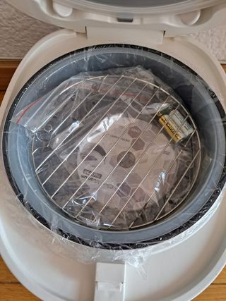 Robot de cocina nuevo sin usar más accesorios.