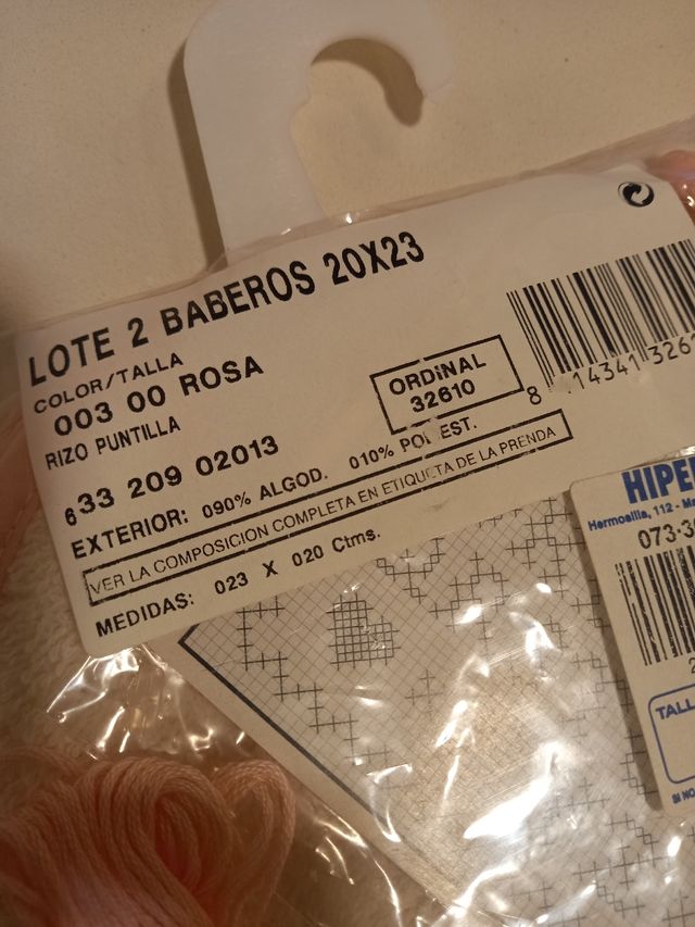 Par de baberos para bordar