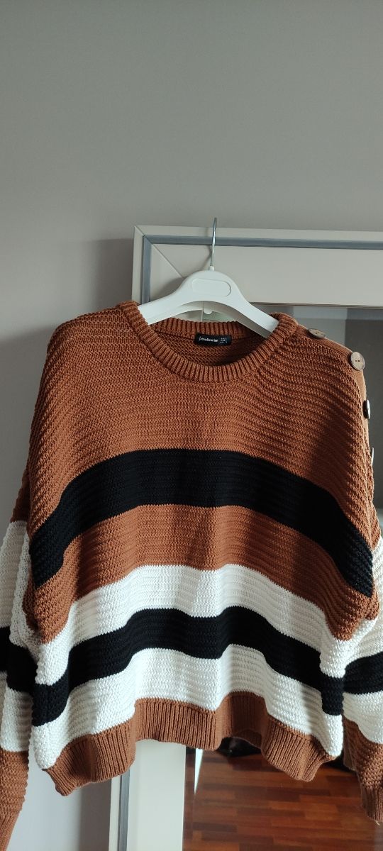 Jersey Stradivarius. Jersey oversize. Rayas. punto