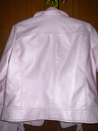 Cazadora cuero rosa