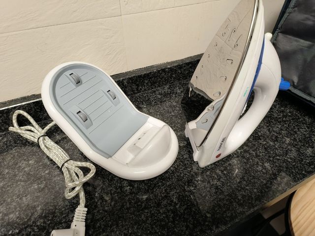 Plancha de viaje sin cable