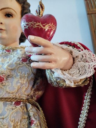 talla de madera Niño Jesús de escultor alicantino