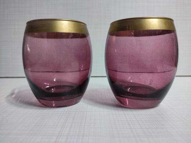vaso morado y dorado