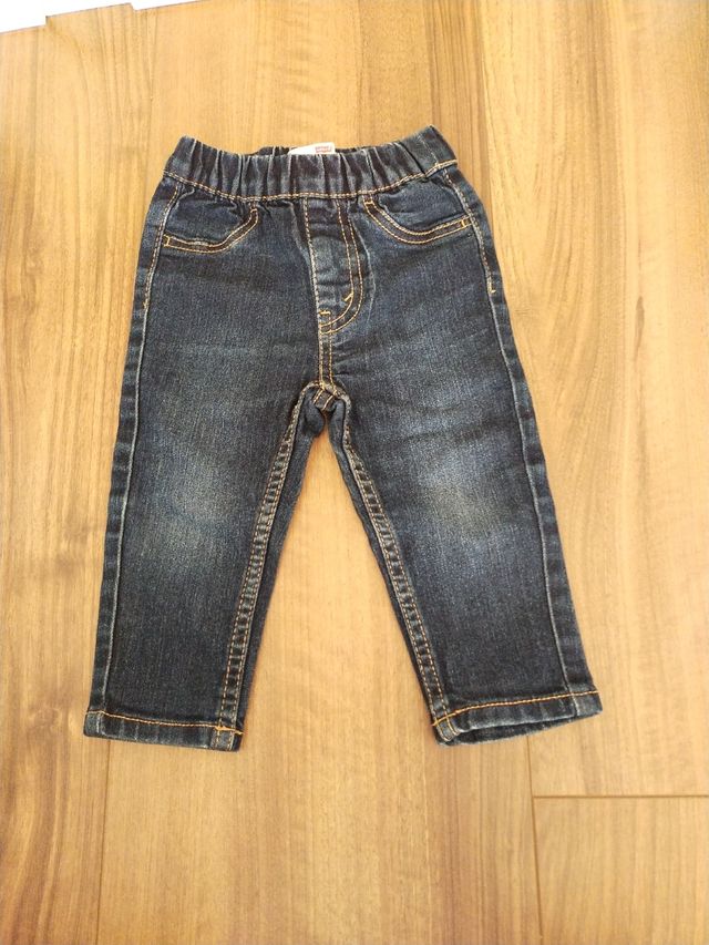 vaquero marca Levis talla 6/9 meses