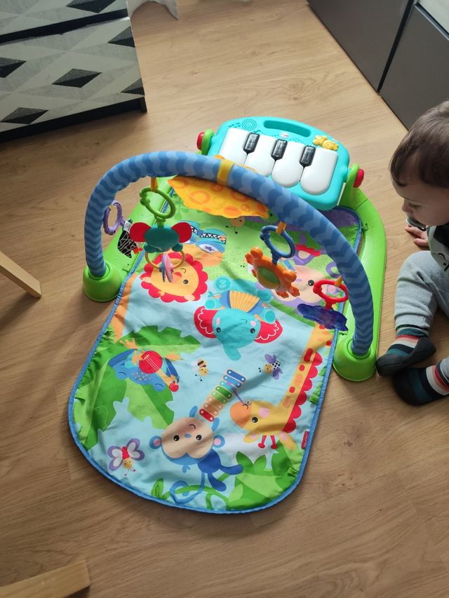 gimnasio bebé Fisher price