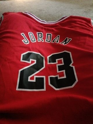 Conjunto deportivo con logo Bulls