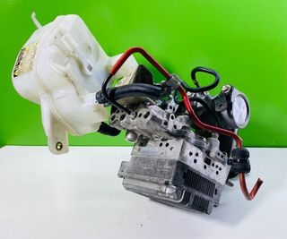 4721052140 Módulo ABS Toyota Yaris 2014