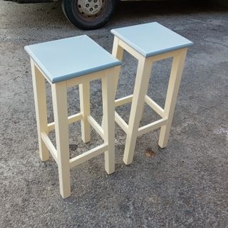 taburetes altos (minimo 6)